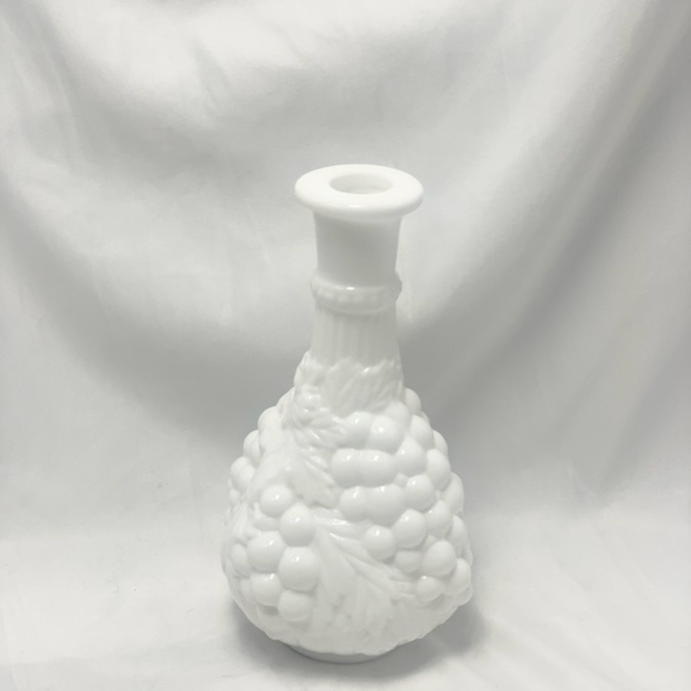 🍇Imperial - Vintage White Milk Glass Decanter Genie Bottle Grape Design.
